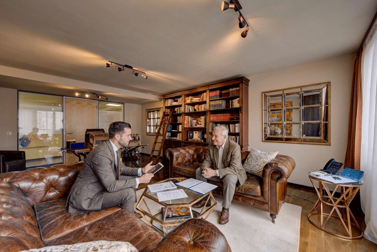 Private investors receiving advice on property investments